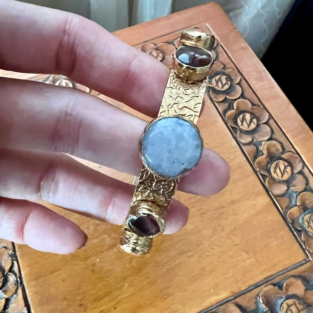 ✨ Golden Cuff with Semiprecious Stones – Artisan Turkish Design - Picture 2 of 15